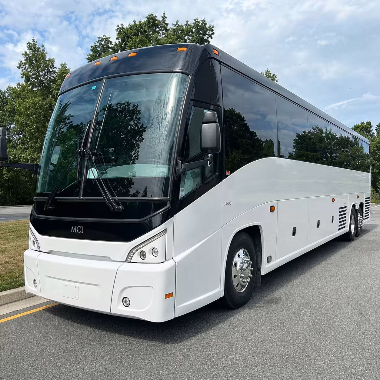 asheville charter bus rentals to avl and charlotte airports